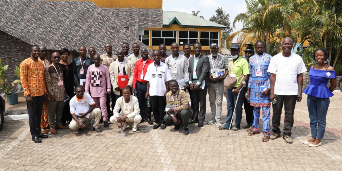faitiere-cooperatives-apiculteurs